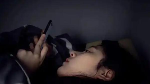 “睡前拖延”在心理学中确实有一定的研究，它指的是人们在睡觉前故意延迟入睡的行为，