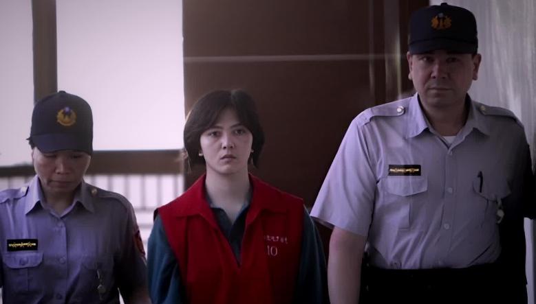 这是2012年被判死刑的林于如，照片里的她身材高挑、五官端正，谁也想不到，她居然