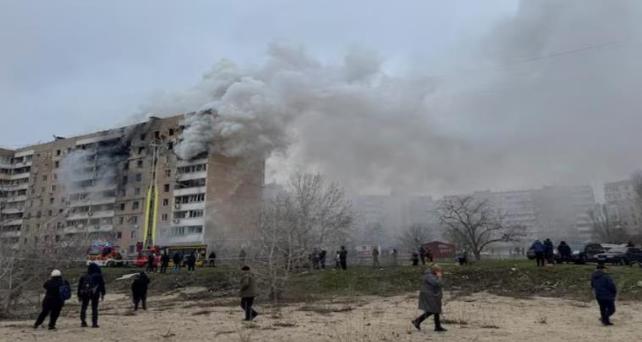 仗没法打了，俄军在扎波罗热兜头洒下数千公斤弹药，连炸85栋建筑。8月2日晚