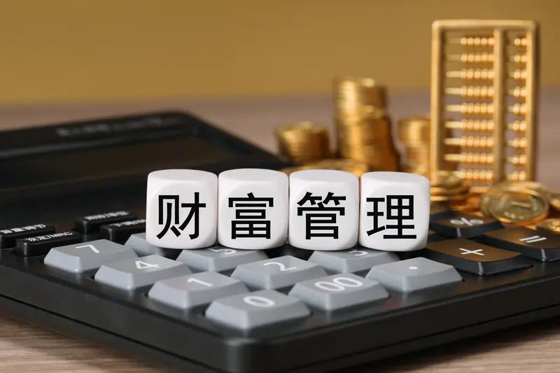 **真正富起来的人，都在悄悄做这8件事！第5条太关键了**你有没有发现？那些