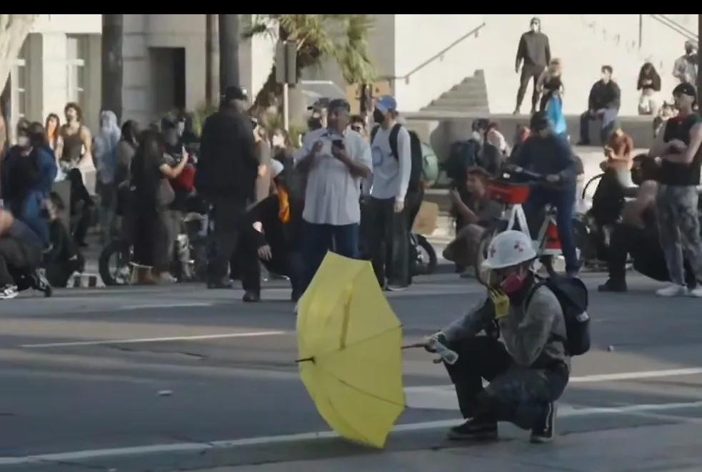洛杉矶暴乱，看来是越演越烈了！主要是这些美国抗议者，平时习惯了那套“民主和自由”