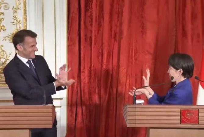 在准备散场时，本来是握手拍照，结果高市却做了一个意想不到的动作。高市早苗又火了！