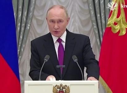 我觉得俄罗斯人怕的不是什么北约或美国，而是怕普京离世，普京只要愿意继续干，俄罗斯