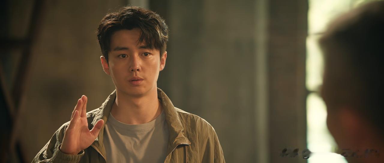 剧版《主角》改动还真不是一般的大，胡三元直接把忆秦娥送至省秦，与放弃儿子抚养权的