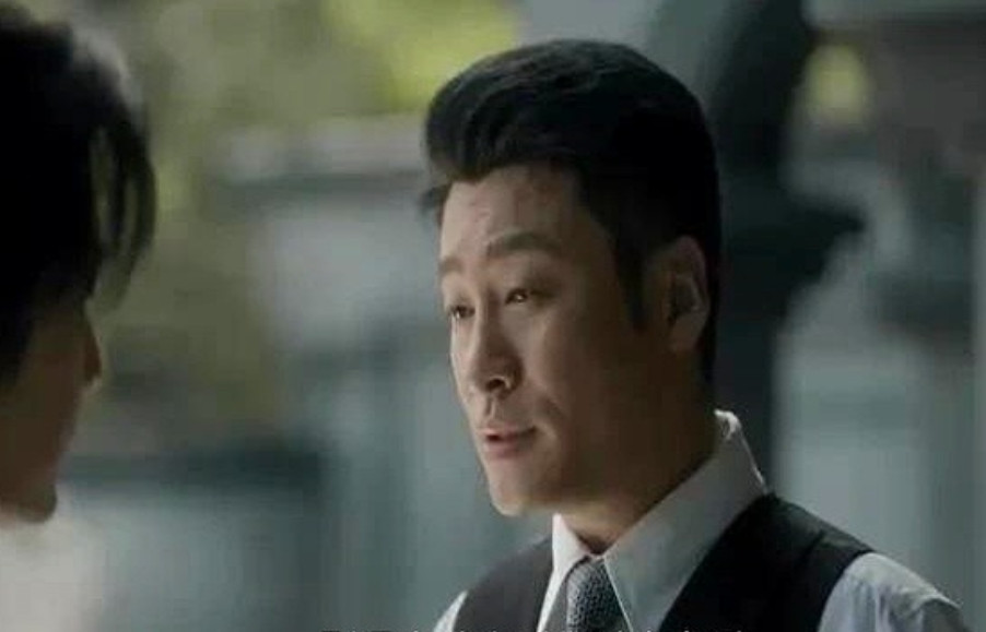 《潜渊》大结局，崔墨牺牲。追剧的时候真以为崔墨要坑梁朔，天天盯着人家身份查来