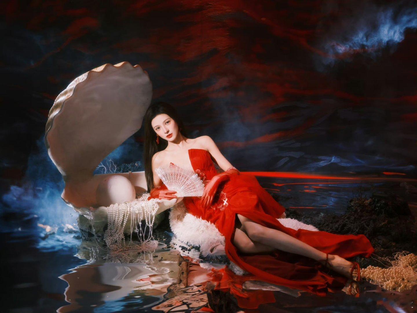 谁是新娘谁是新郎👰🏻🤵张予曦毕雯珺ELLE盛典出图，又可以看到无予伦毕美美