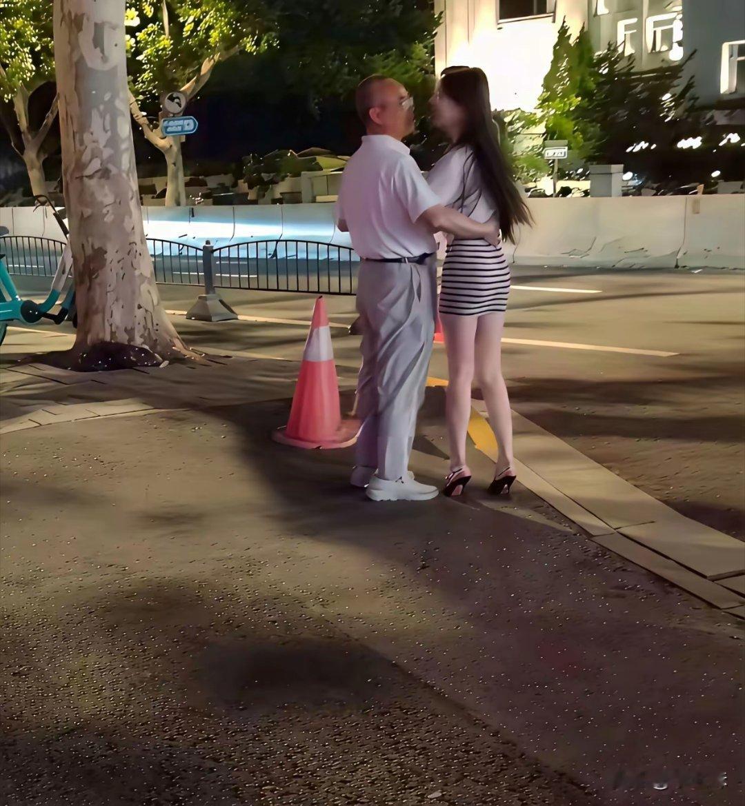 一眼就知道是不是干女儿