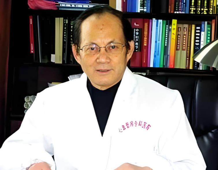 “美国条件更好，带着你的孩子移民美国吧！”这是我国医学专家吴天一前往美国与家人