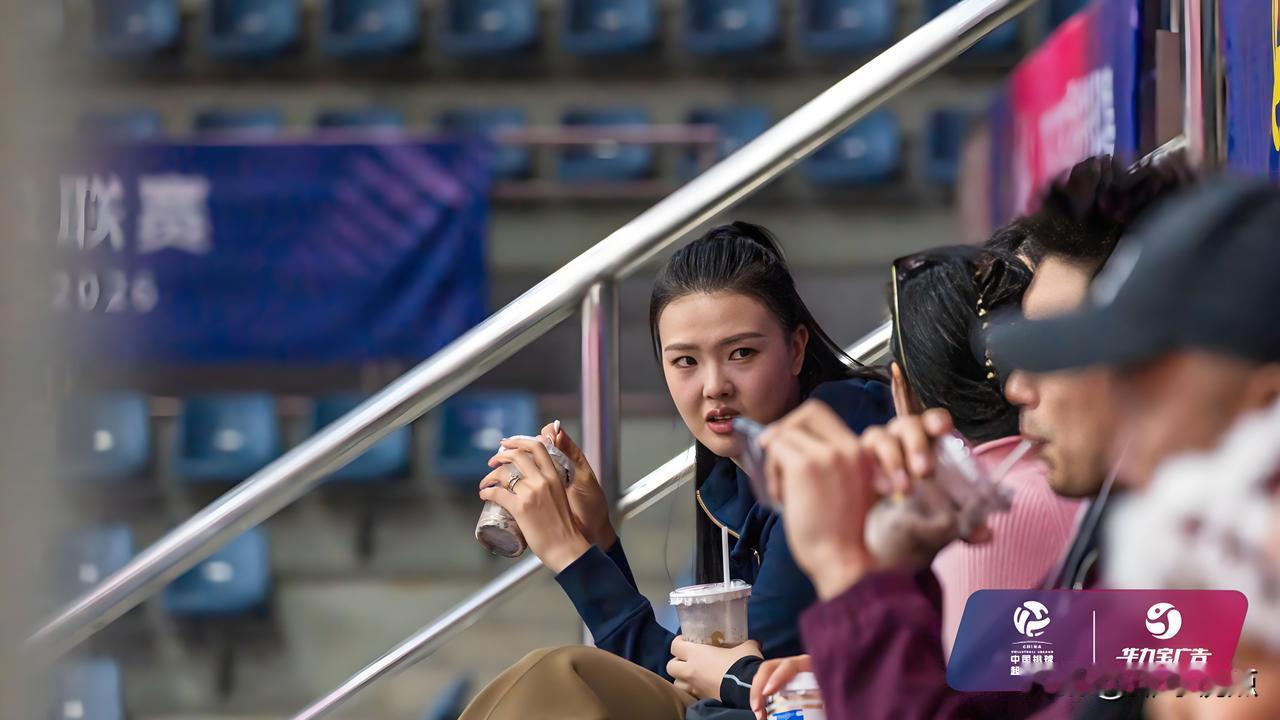 【张常宁观战男排升降赛】男排赛中升降赛第二回合江苏男排主场金局险胜浙江升到A