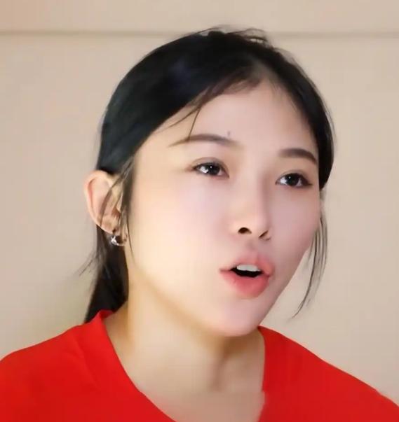 这届亚运会上中国田径队里面争议最大的选手，就得数吴艳妮了。她在100米栏决赛