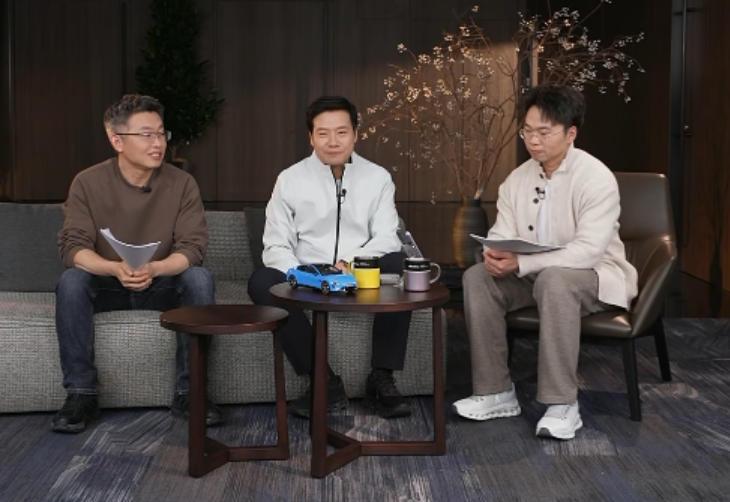 【雷军再度回应1300公里只充一次电】1月7日直播中，雷军再次回应其曾称：从北京