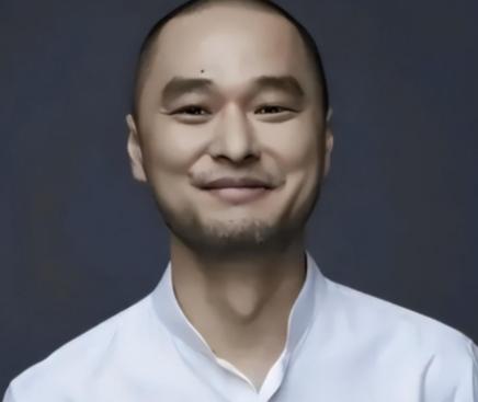 🌞身价8亿的冯唐有一天组了一个豪华饭局，只邀请了10个人，没承想竟有6个人