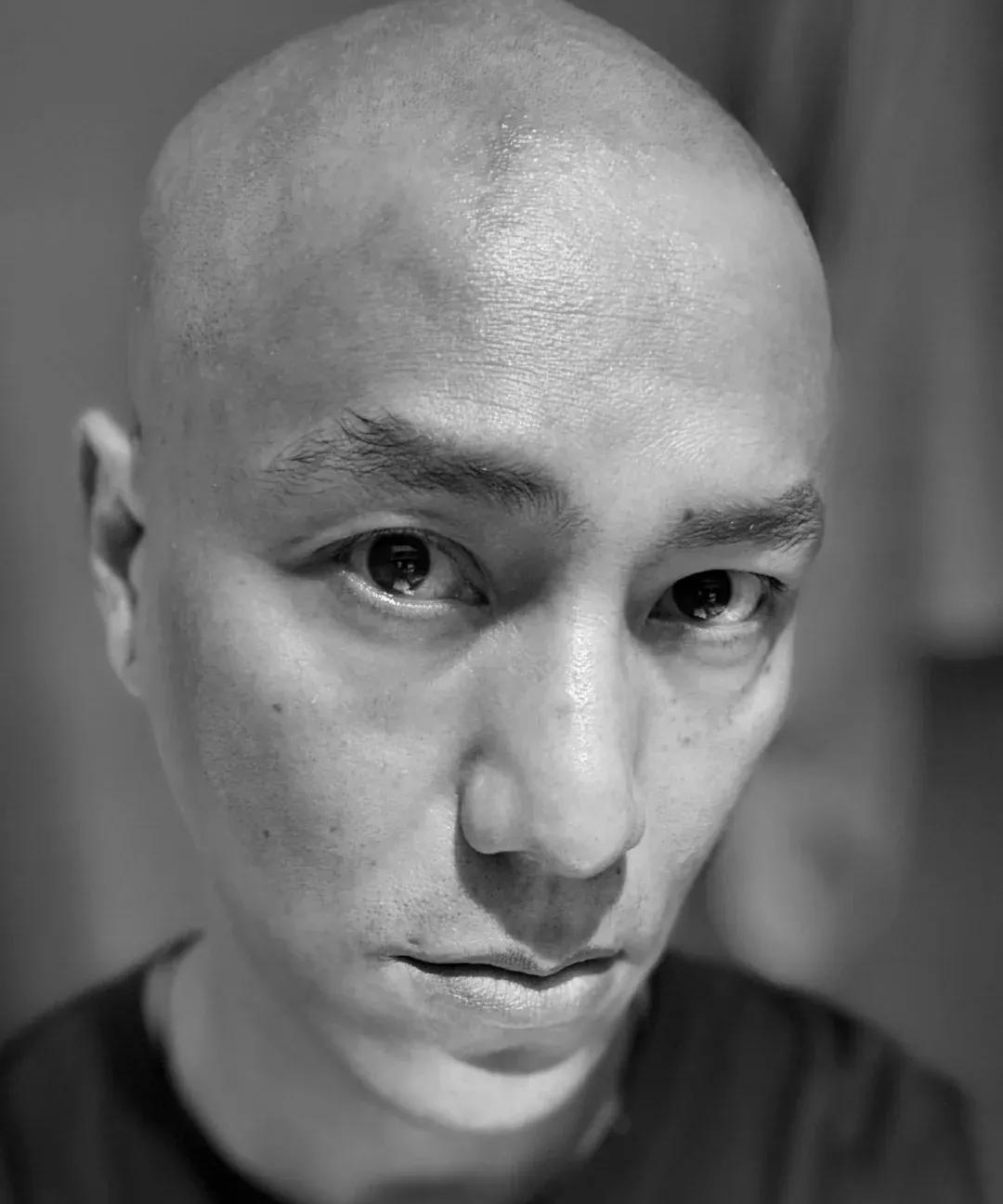 陈坤这造型，隔着屏幕都能闻到老人味了[笑着哭]
