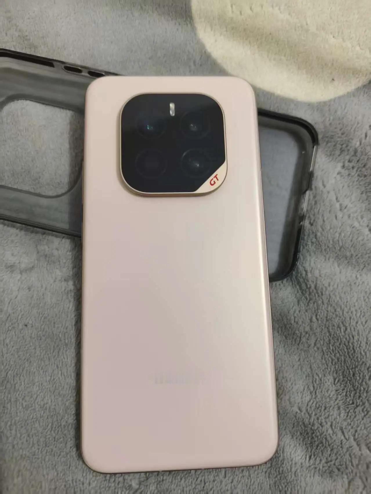 荣耀GTPro某种意义上说算是绝版产品！还记得去年暑假直接卖断货，一机难求，足