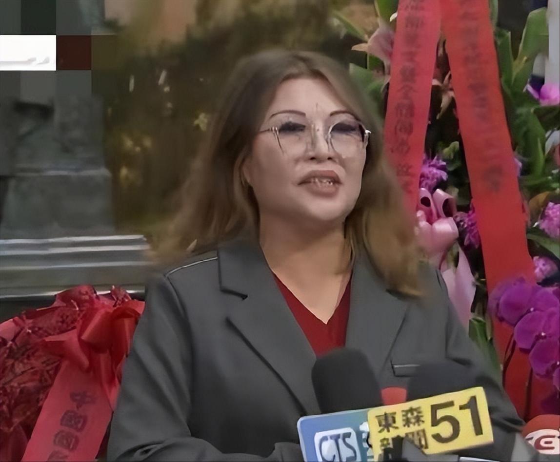 郑丽文终于出手了！这次出手不是打压“台独”。而是将剑指向了自己人！国民党