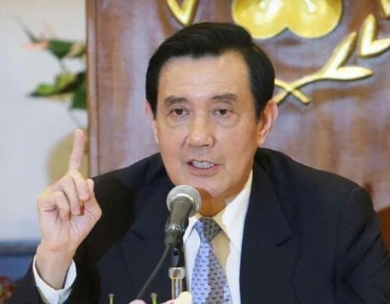 6月26日，敦煌研究院，马英九当着宋涛的面说了一句话：“两岸要和平民主统一。”
