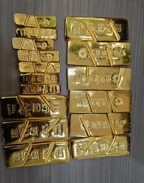 黄金又涨了！天呢！说黄金又开始上涨了，还好我十五年前就开始囤金子了，说实