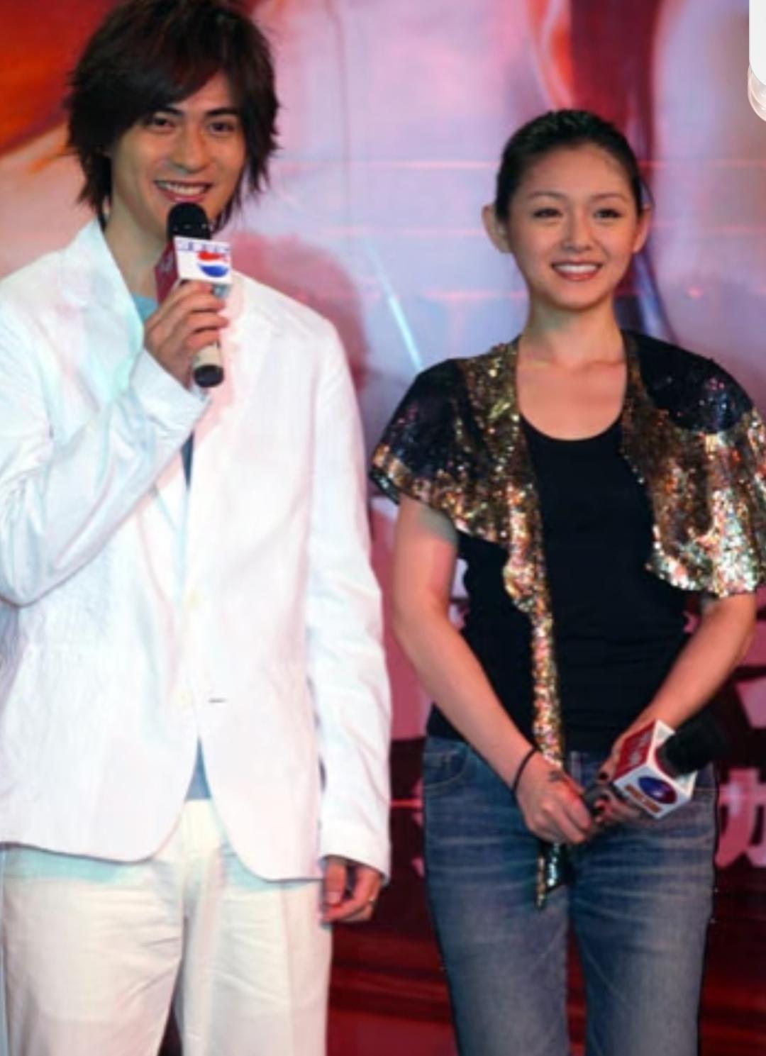 大S在拍完《流星花园》和《战神》之后，早期出席活动发布会时，衣品其实很一般，并不