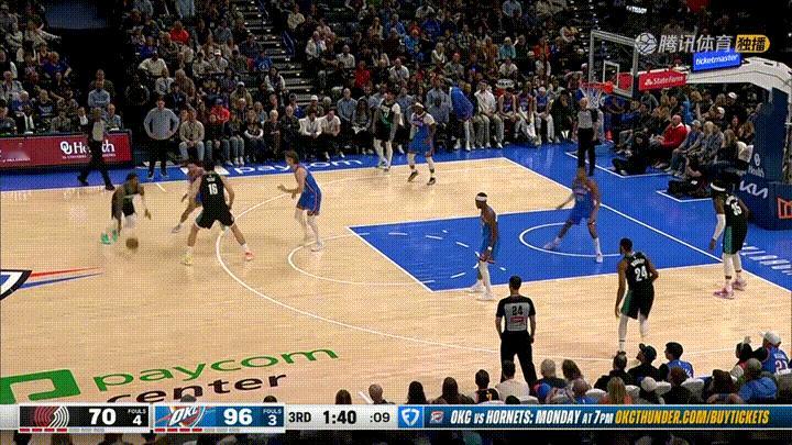 开拓者新秀杨瀚森真是球队的替补神兵！在今天开拓者客场挑战雷霆的比赛中，当时比赛进