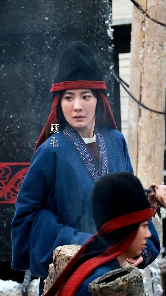 杨幂这是要干嘛？新剧路透生图，法令纹、眼角细纹都看得清清楚楚。横店拍历史