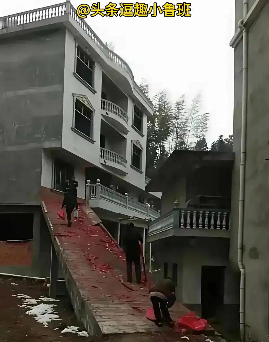 这家主人真是个高手，这楼梯修得绝了，看完我是真的服了！