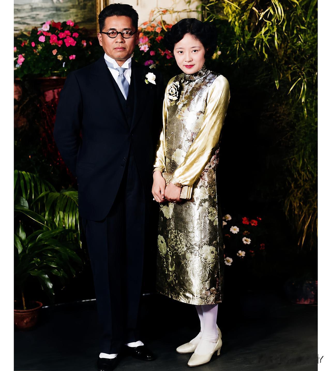 这是1928年宋子文与他的新婚妻子张乐怡在上海留下的一张老照片！大伙儿都看看，这
