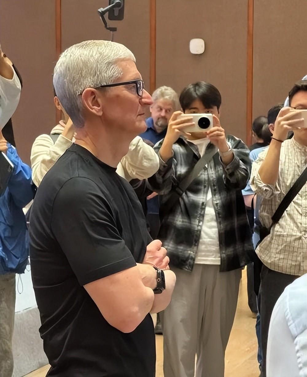 美国最近动作有点多，先是苹果老大库克跑来中国开会，紧接着特朗普就放话5月14、1