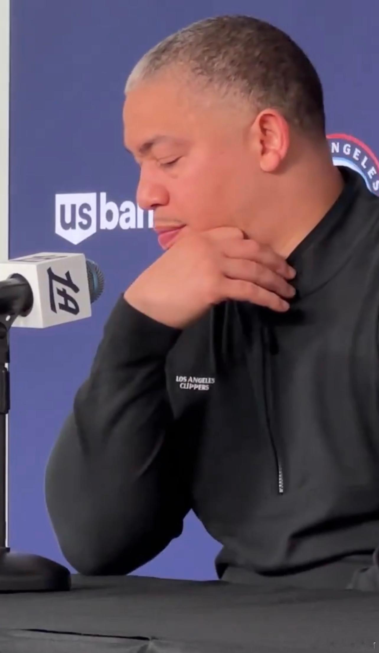 在今晚的比赛前，当被问及科怀·伦纳德、约翰·科林斯和达里厄斯·加兰能否在周日上场