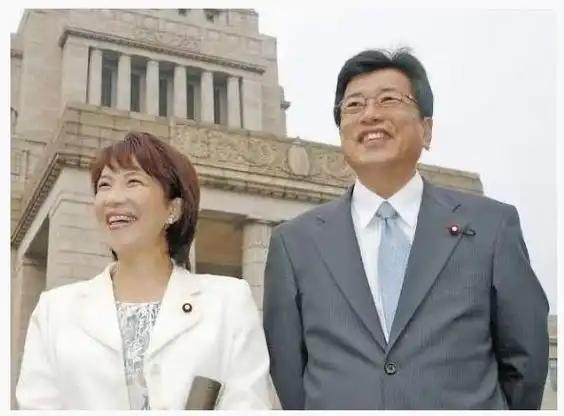 日本政坛要变天？首相候选人高市早苗的丈夫，突然打破多年沉默！2026年5月，山本