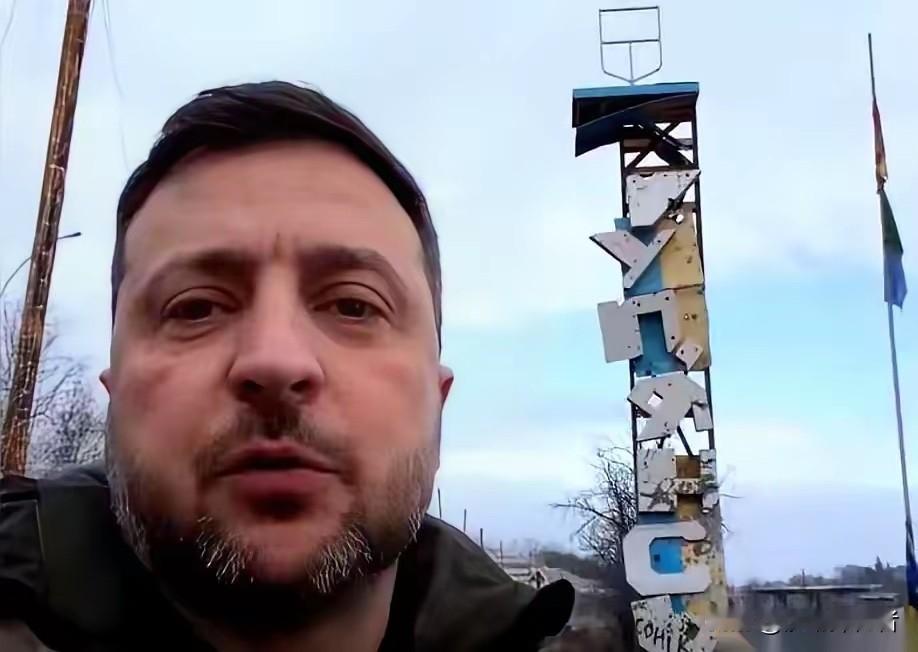 我靠，刚刚看到一个消息，后背直发凉。泽连斯基自己说的，从他跟拜登第一次通话开始