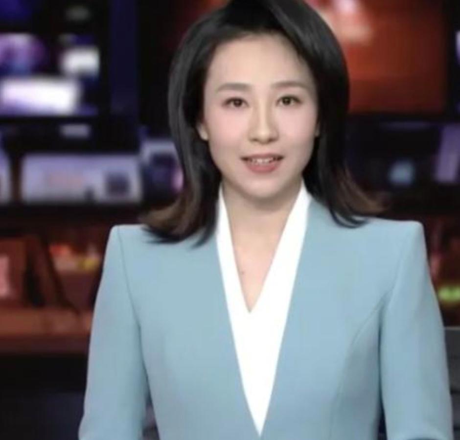 24岁徐睿思亮相央视新闻,年轻主播引关注昨晚,央视新闻主播台迎来新面孔——