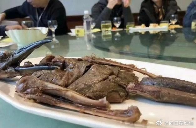 这样摆盘一点食欲都没有​​​