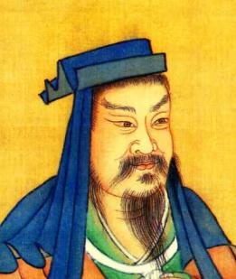 韩信被处死后，萧何却一脸不屑地对着韩信的尸体，说了四个字，导致被后世人们诟病到现