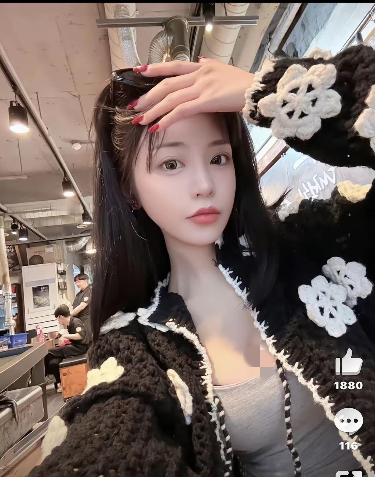 她没想当明星老婆，只想当流量本身。司晓迪的“爆料”，从一开始就不是为了讨说法。