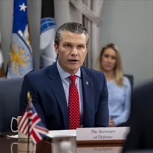 最近美国防长是真敢说啊，2026年开年就炸场，1月5日公然叫板中国，喊着“美国威