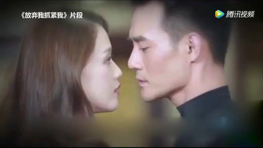 男演员有生理反应怎么办,演戏时男演员出现生理反应