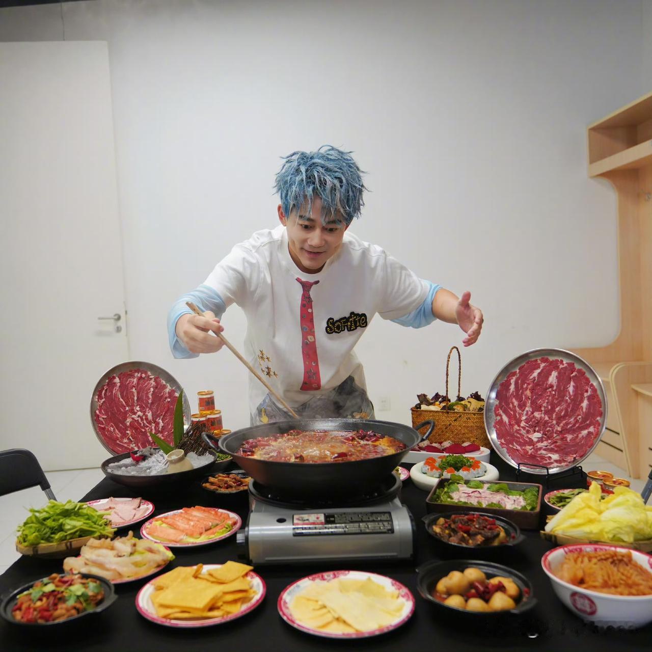 11月22日，苏醒发文说：“感谢重庆，感恩2025。明年，下个城市见。”这表