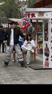 小伙子低调一点，看不起谁呢[呲牙笑]