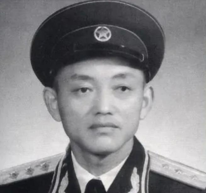 1951年，志愿军91团被美军包围，在制定突围方案时，团长建议向南突围。众人一愣