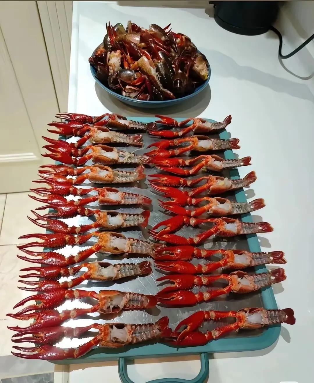 老婆喜欢吃小龙虾，作为一个男人，肯定是义不容辞地去买回来给她吃的。小龙虾，是味道