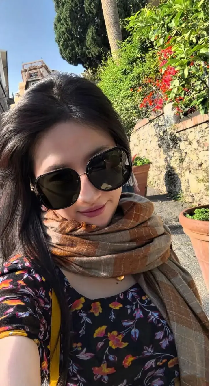 刘亦菲ins更新了到达意大利后非常活跃更新的照片实在太美了