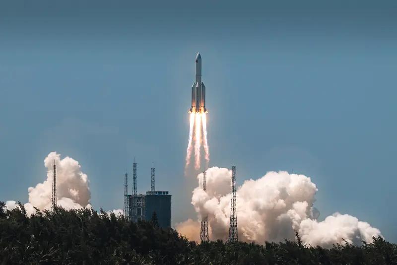 发现没神舟二十号乘组回来，这里面可有不少门道！以前着陆舱降落，地面人员得开车追