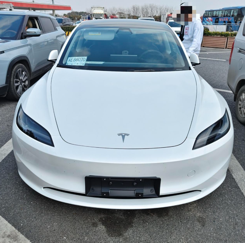 焕新3使用历程一、动力感受以前开油车的，老婆是电车，一直抢着开，所以买这个3