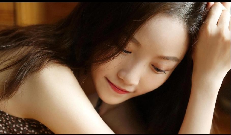 说个有点儿狗血的故事有个女孩子，三十来岁，做金融的（保险），由于工作关系结交了