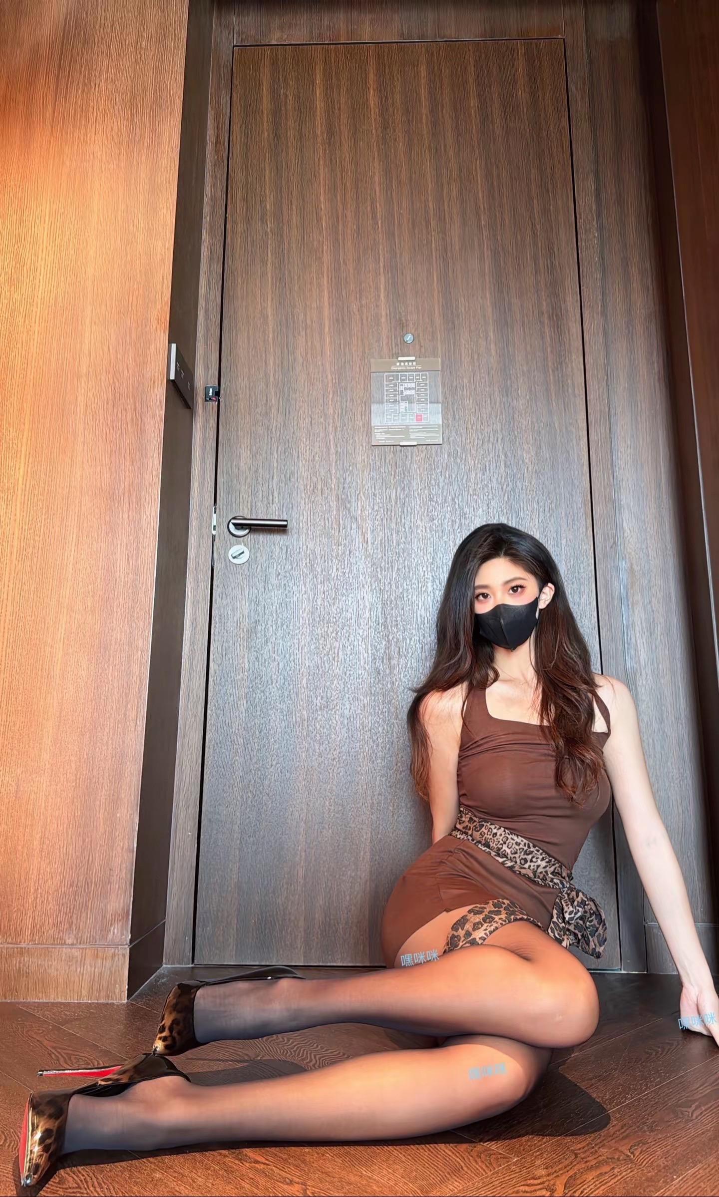 豹纹姐姐。