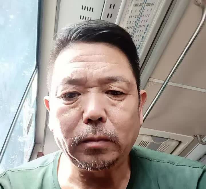 今天是我拘留五天出来了，政府的法律法规必须的遵守，我是驾照降级了，准驾不符，被拘