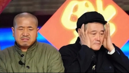 有一次，王小利偷接私活，赵本山让他跪下认错，还罚款10w元，王小利不服：“你爱咋