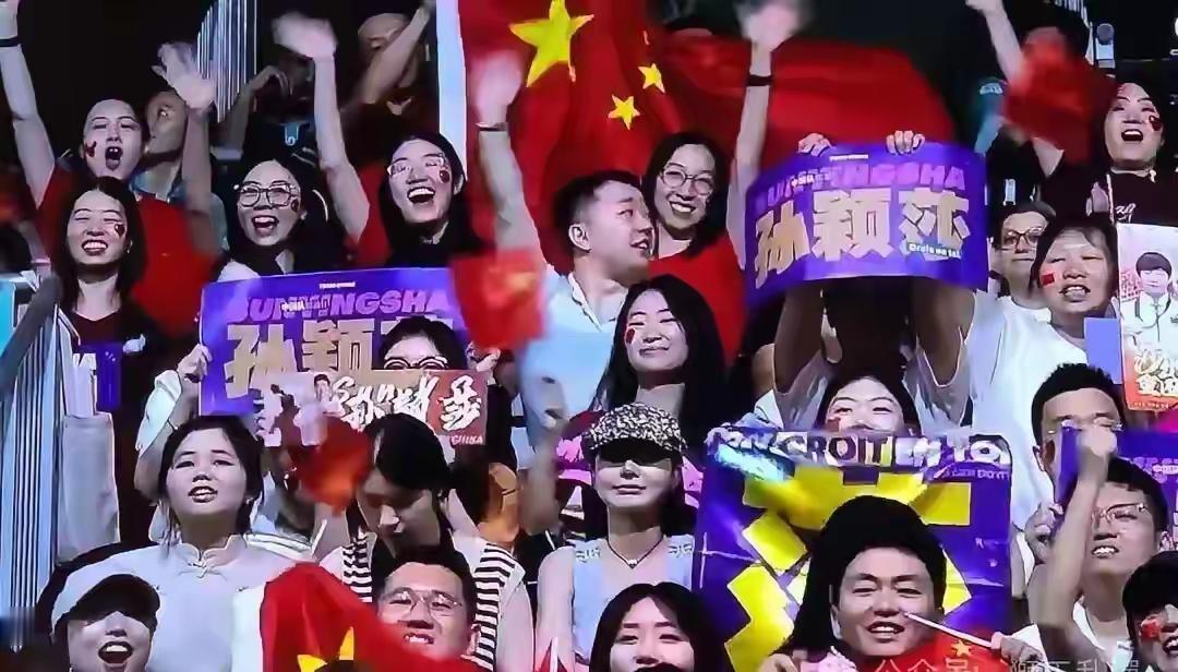 饭圈乱象始作俑者当然该担责。就拿这次WTT中国大满贯的事来说，上百人堵在赛场通