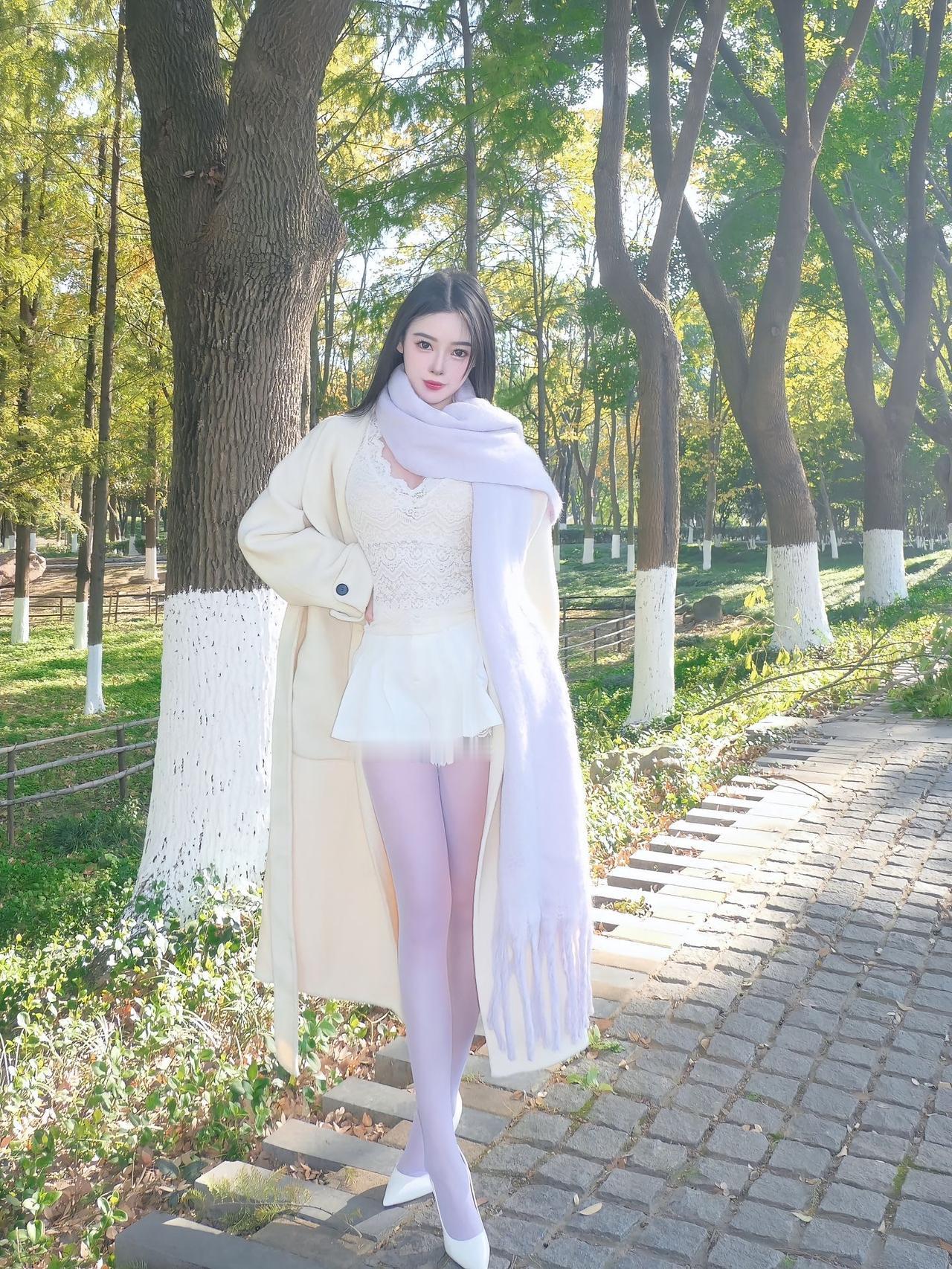 秋日御姐风穿搭：丝袜+高跟鞋，性感与优雅的精准平衡想在秋天穿出“又美又飒”的