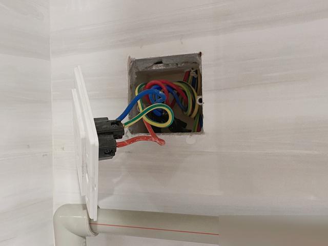 装修踩过的坑真能让人心疼到拍大腿！最近看有人分享装修三套房的教训：5种插座压根没